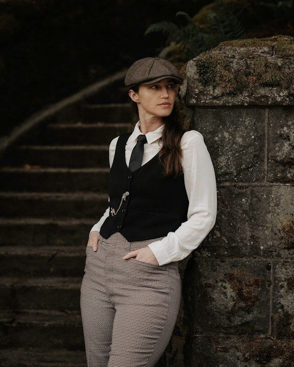 What are the most stylish ways to incorporate a waistcoat into women's fashion?